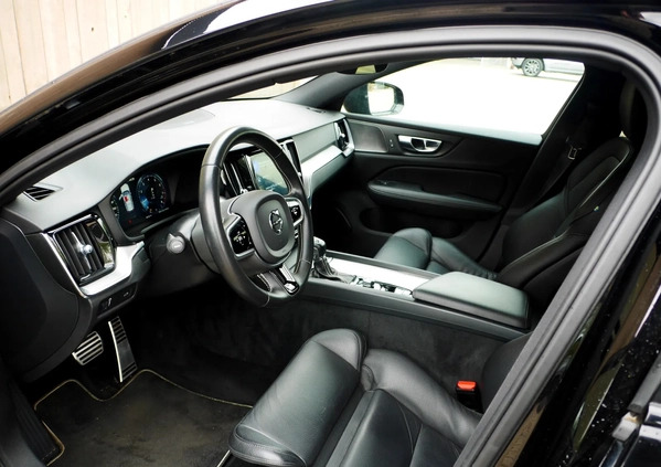 Volvo V60 cena 128900 przebieg: 98400, rok produkcji 2020 z Golczewo małe 497